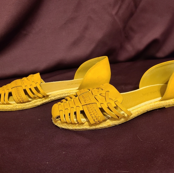 Women's, tan slip on sandals - Picture 4 of 6